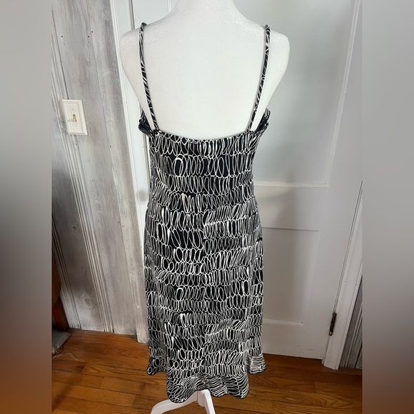 VTG Y2K Chic Black and White Patterned midi thin strap babydoll ruffle d… - Picture 5 of 9